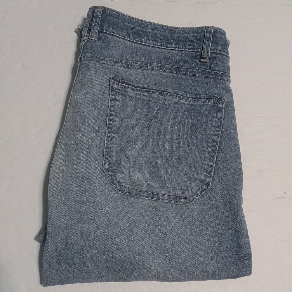 Democracy Women's Ab Technology Capri Raw Hem Jeans 8 B8029Q4KVXX